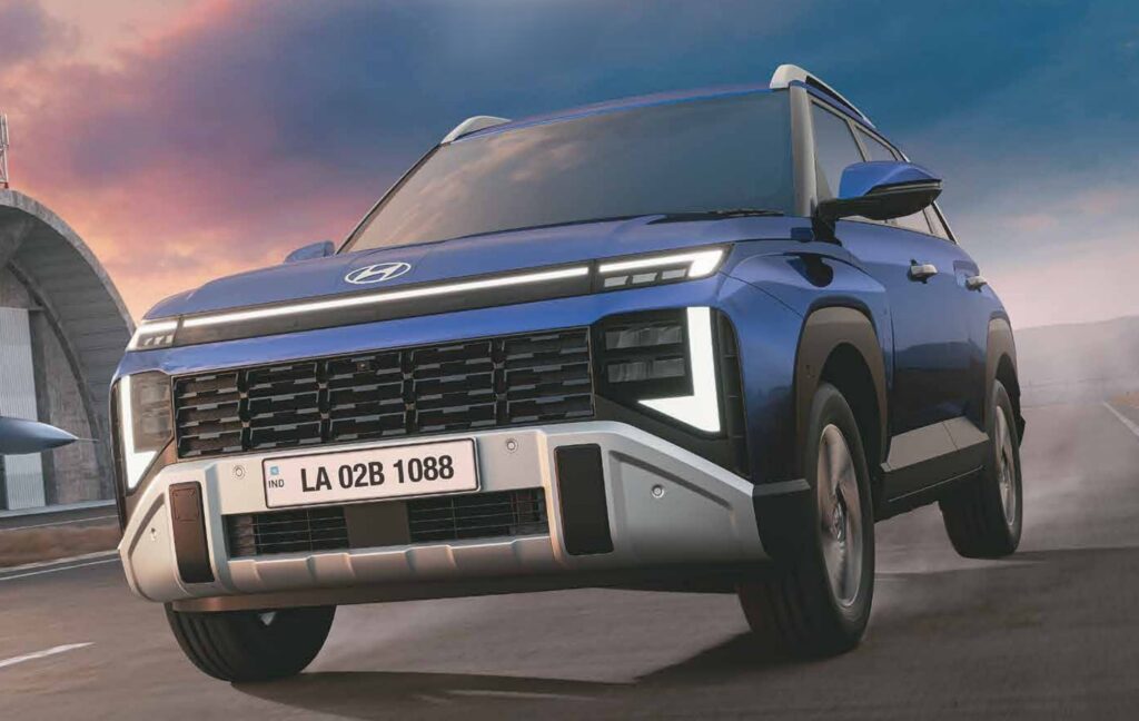 Hyundai Venue front view price mileage features India